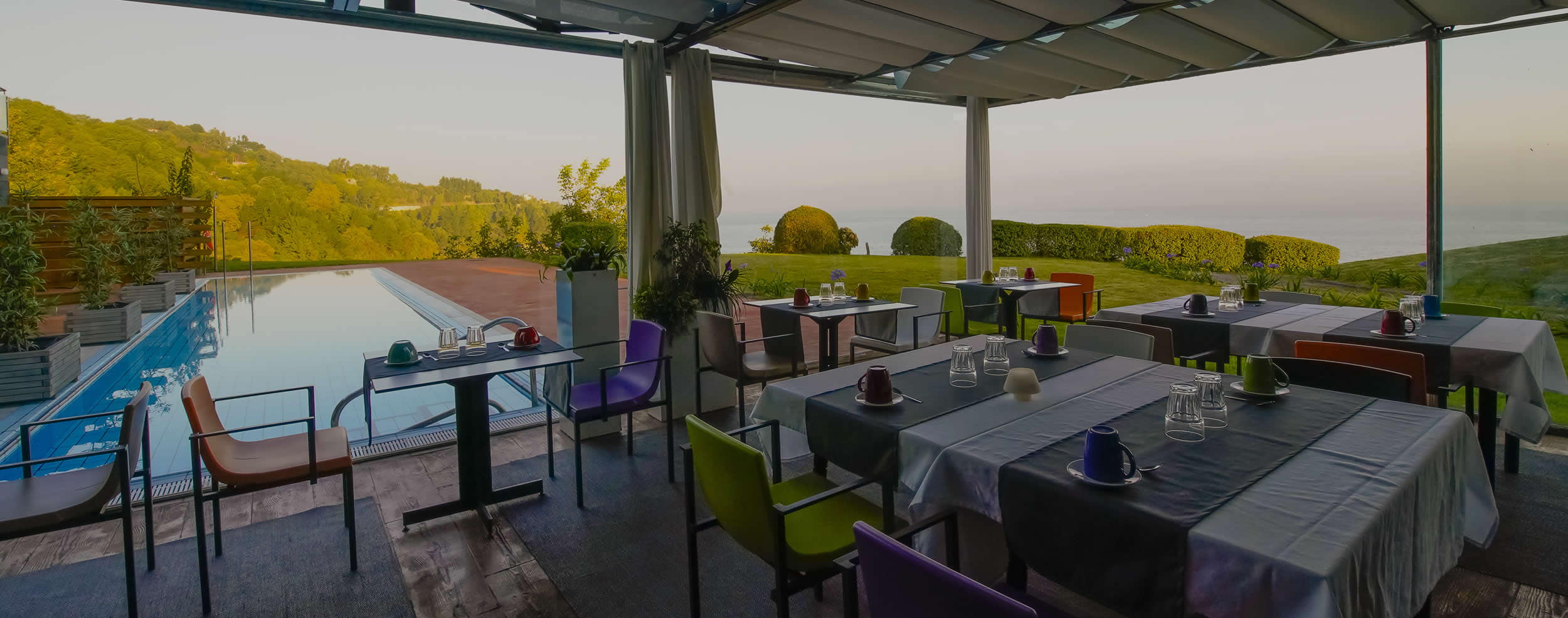 Amplia experiencia en alojamiento para empresas y comerciales, acceso biométrico 24h