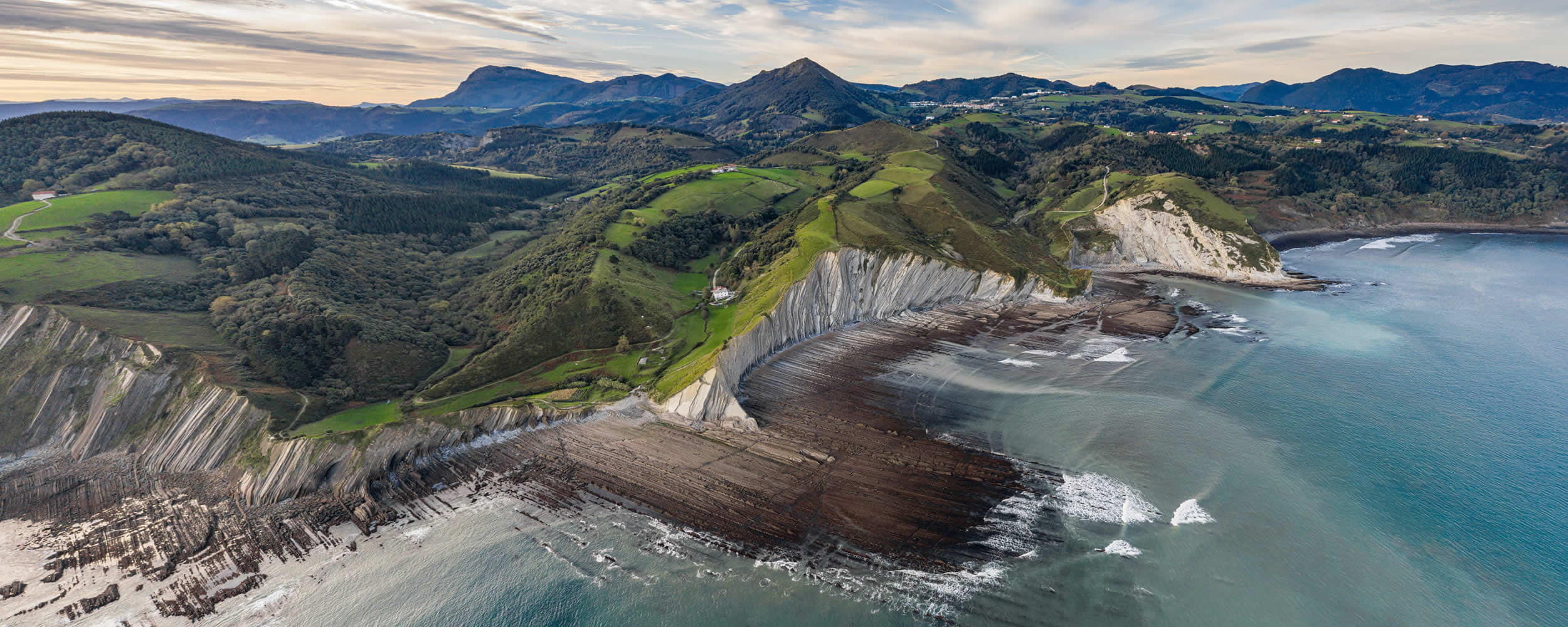 Alójate en el Hotel Arbe y disfruta del Flysch Geoparke, llama al +34 943 604 749 para reservar