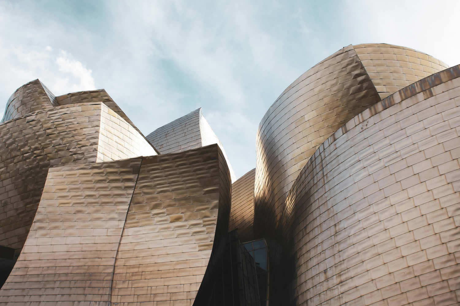 Alójate en el Hotel Arbe y disfruta de los Museos vascos, llama al +34 943 604 749 para reservar